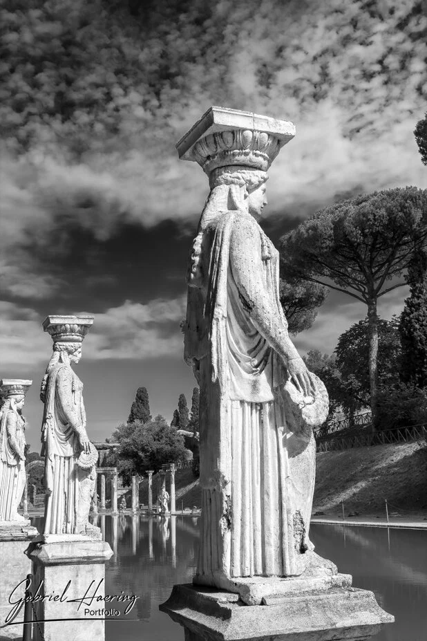 Black and white statue detail at Villa Adriana near Rome